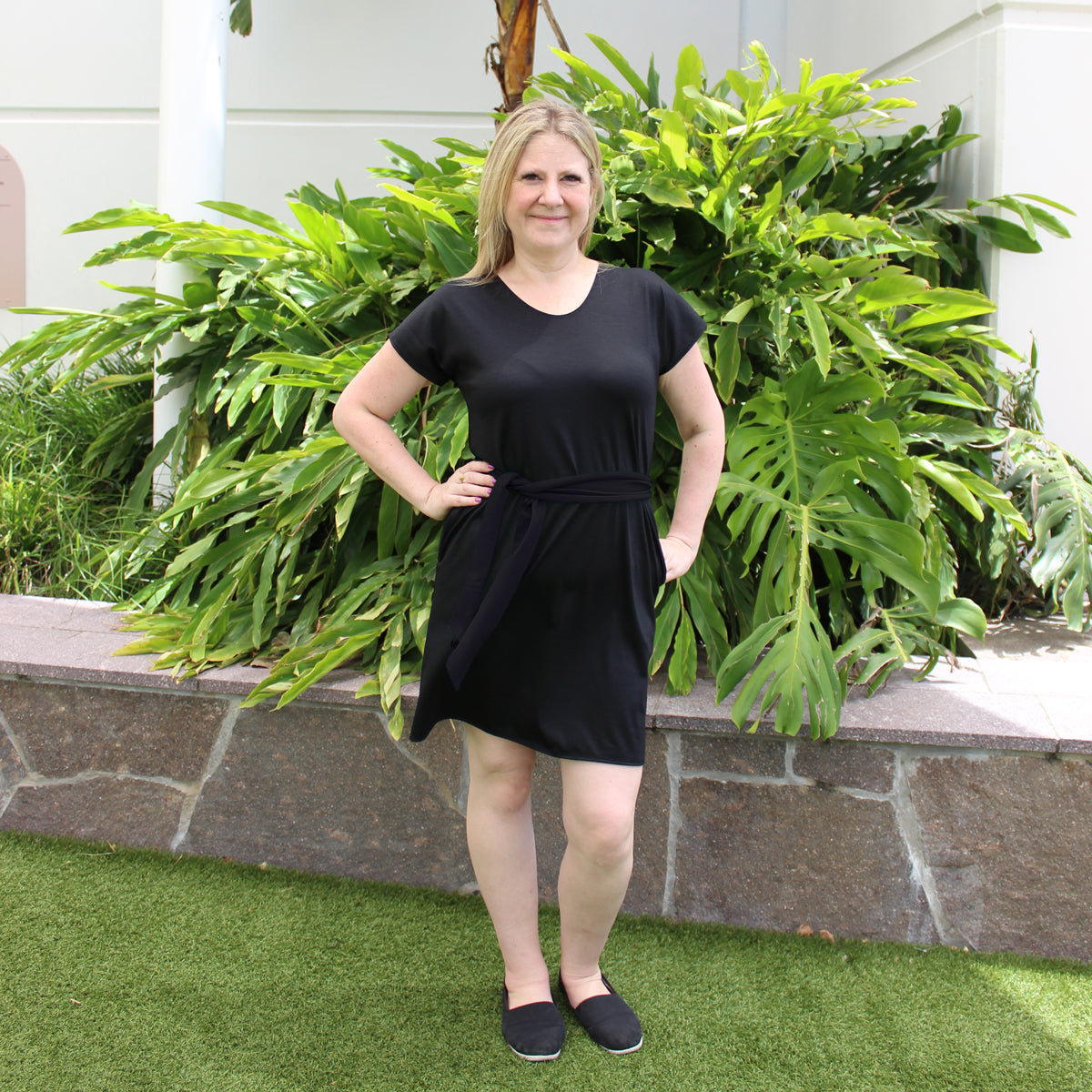 Black Merino T-shirt dress with pockets