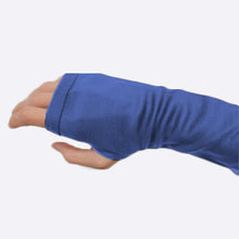 Load image into Gallery viewer, Merino Wrist warmers blue 
