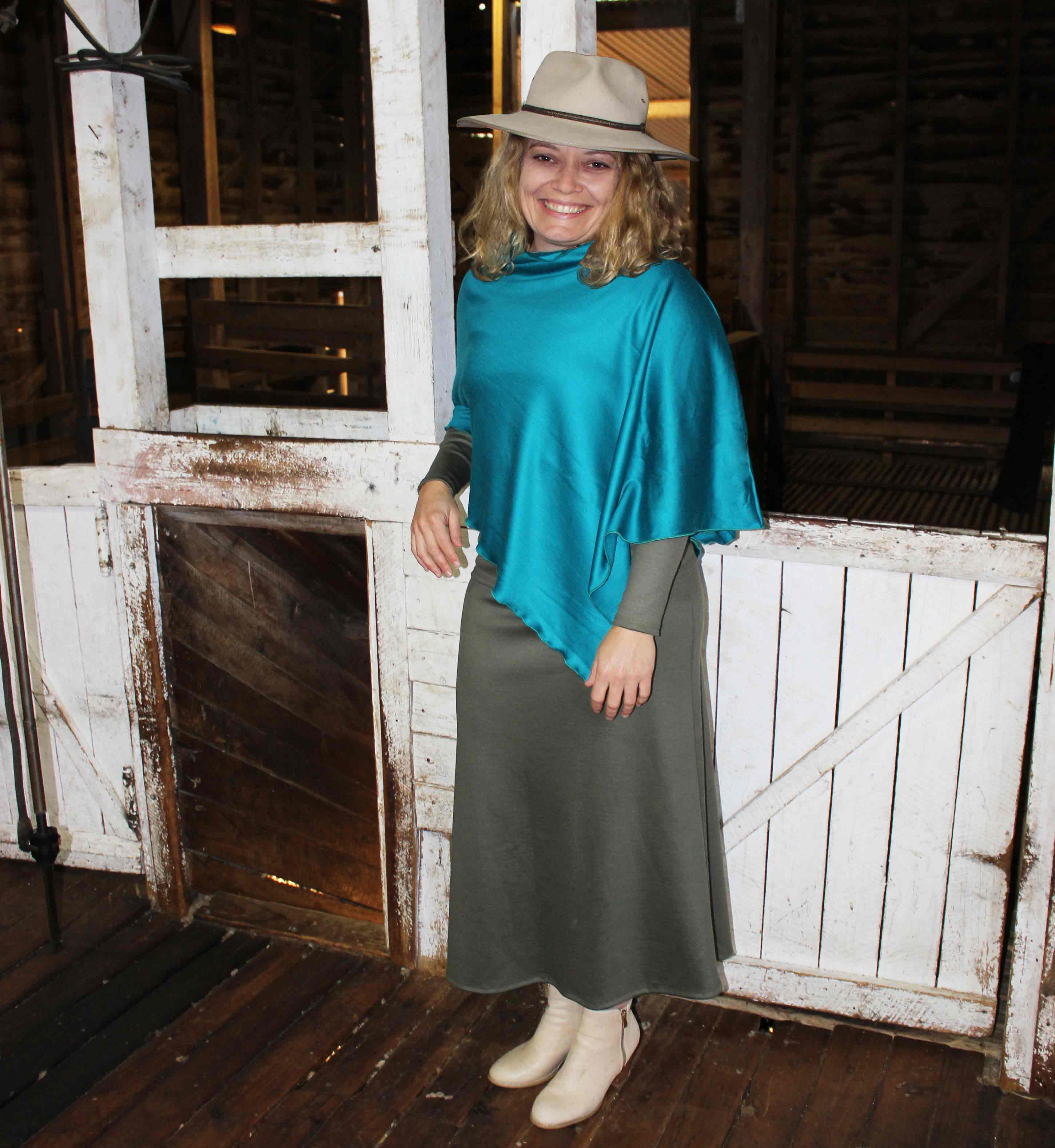 #725 Merino Poncho 275gsm
