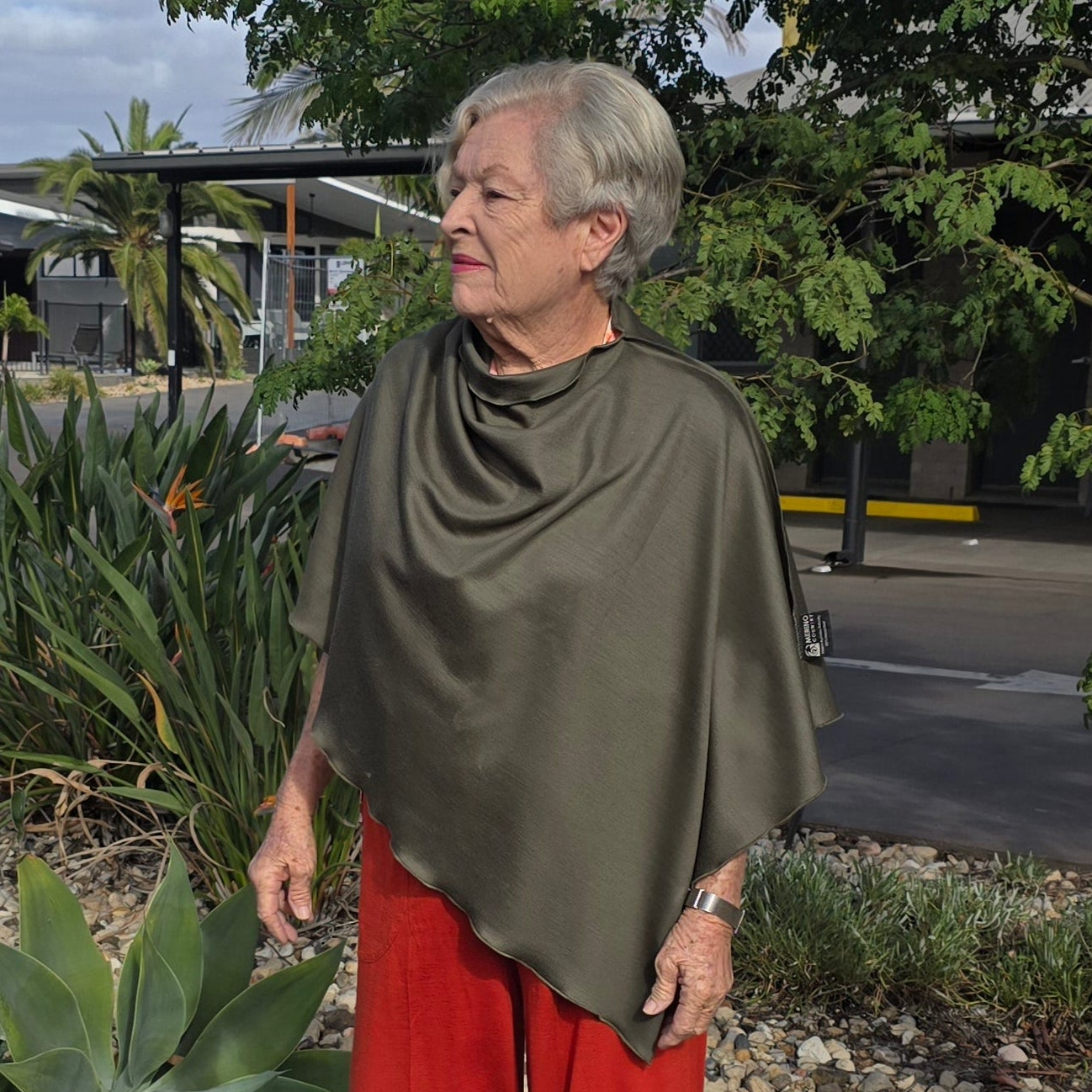 #725 Merino Poncho 275gsm