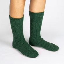 Load image into Gallery viewer, Warm Alapaca Blend Socks Green
