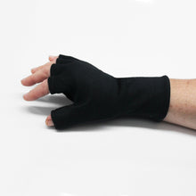 Load image into Gallery viewer, Merino Fingerless Gloves
